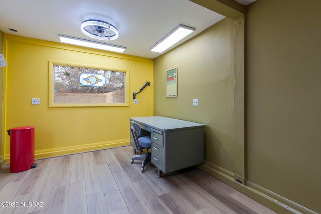 4201 E Kings Road, Tucson, AZ 85711