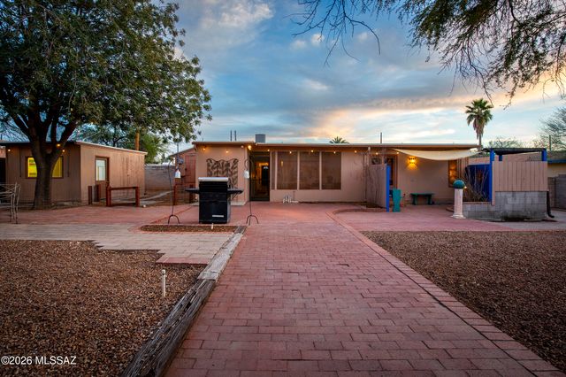 4201 E Kings Road, Tucson, AZ 85711