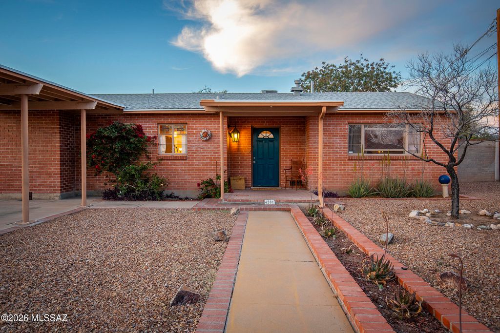 4201 E Kings Road, Tucson, AZ 85711