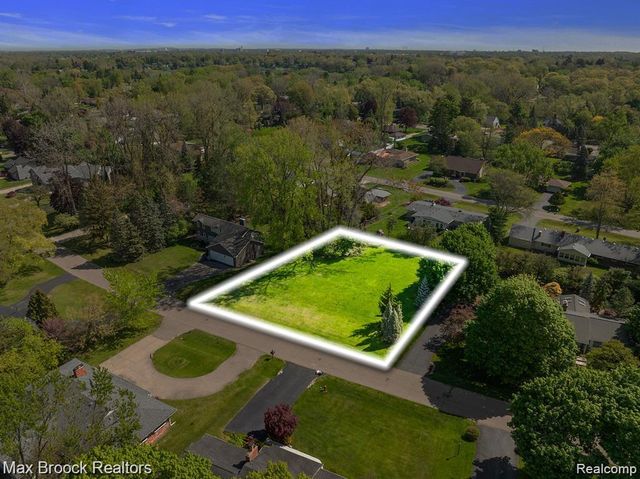 0000 Pine Ridge Road, West Bloomfield, MI 48324