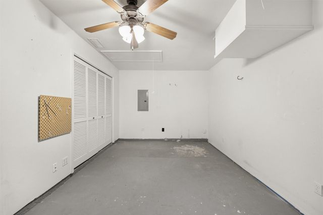 125 Blue Ridge TRL, Elgin, TX 78621