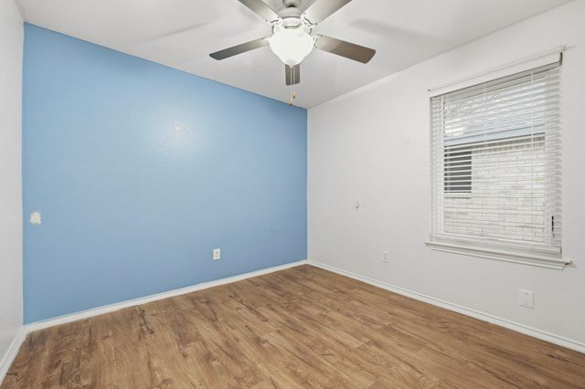 125 Blue Ridge TRL, Elgin, TX 78621