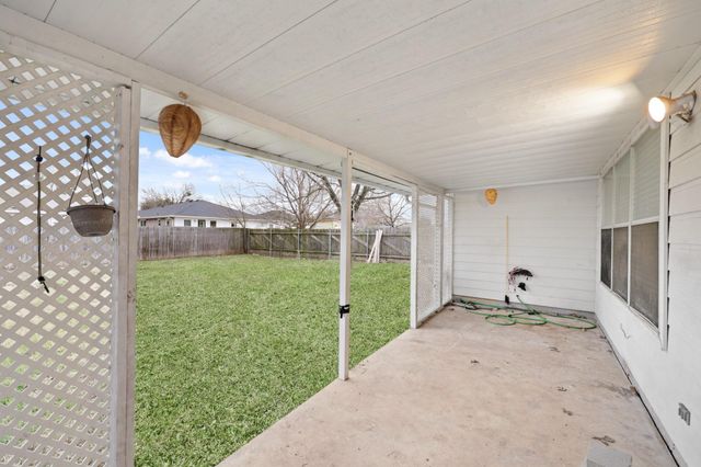 125 Blue Ridge TRL, Elgin, TX 78621