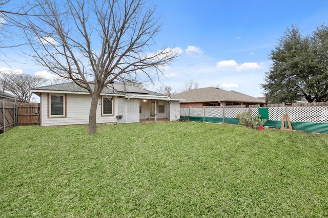 125 Blue Ridge TRL, Elgin, TX 78621