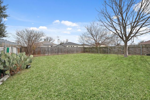 125 Blue Ridge TRL, Elgin, TX 78621