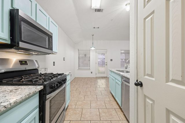 125 Blue Ridge TRL, Elgin, TX 78621