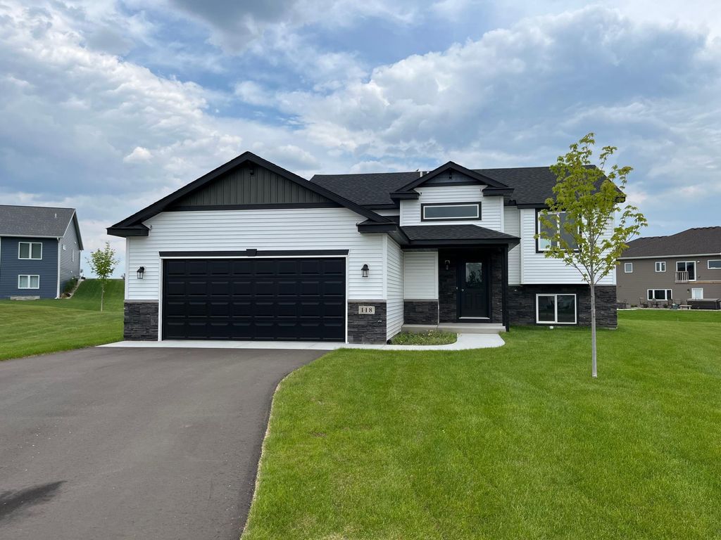 112 Woolgrass Way, Avon, MN 56310