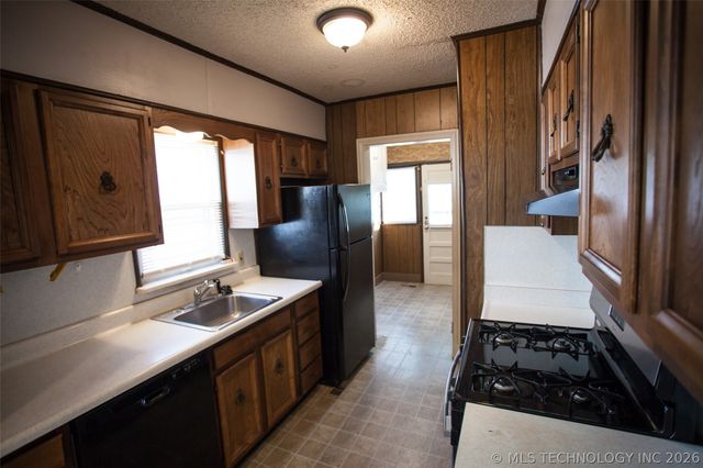 1165 N Boston Place, Tulsa, OK 74106