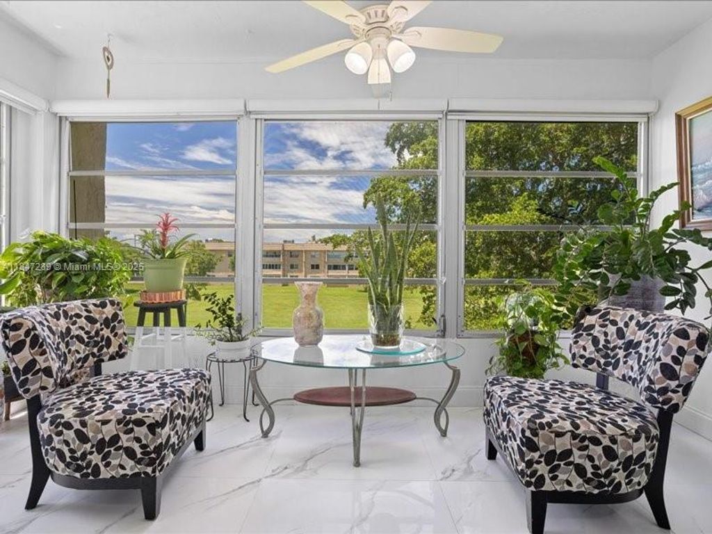 9330 Sunrise Lakes Blvd 304, Sunrise, FL 33322