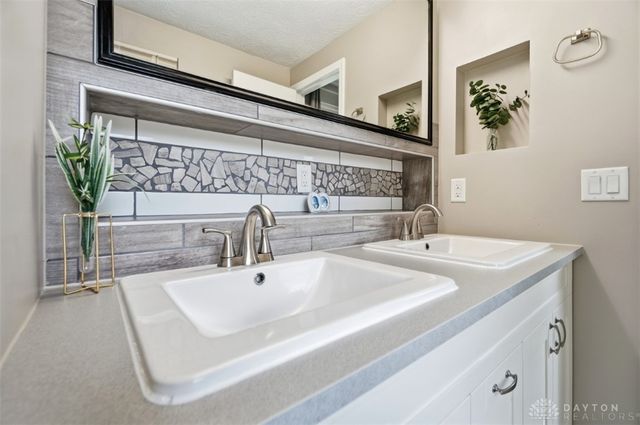 7608 Devonwood Drive, West Chester, OH 45069