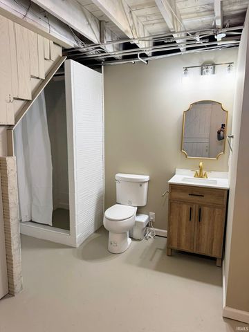 4904 Sweetser Avenue, Evansville, IN 47715