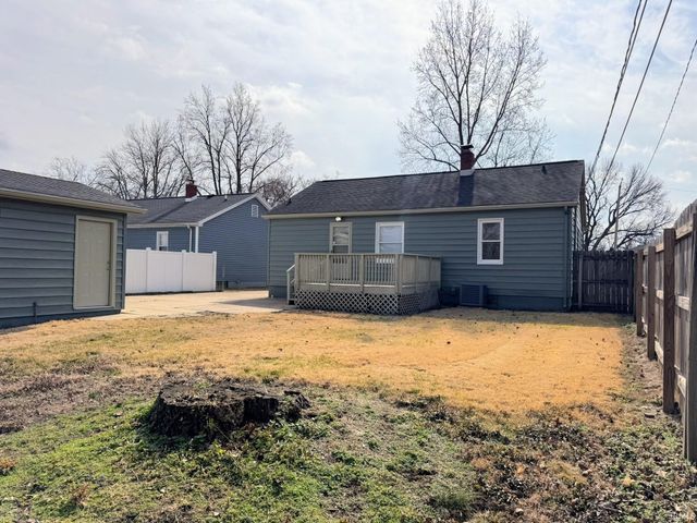 4904 Sweetser Avenue, Evansville, IN 47715