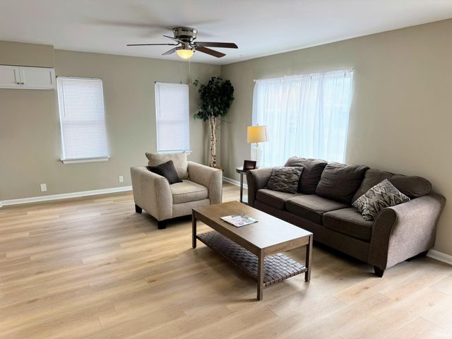 4904 Sweetser Avenue, Evansville, IN 47715