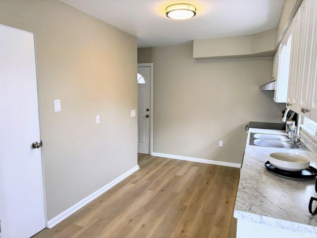 4904 Sweetser Avenue, Evansville, IN 47715