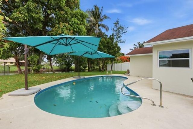 140 Bilbao Street, Royal Palm Beach, FL 33411