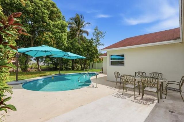140 Bilbao Street, Royal Palm Beach, FL 33411