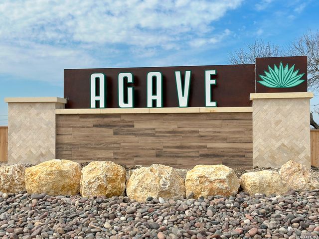 4851 Casino Azul, San Antonio, TX 78222