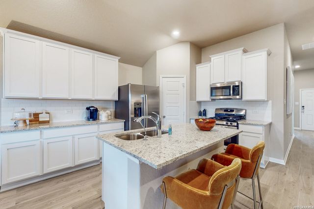4851 Casino Azul, San Antonio, TX 78222