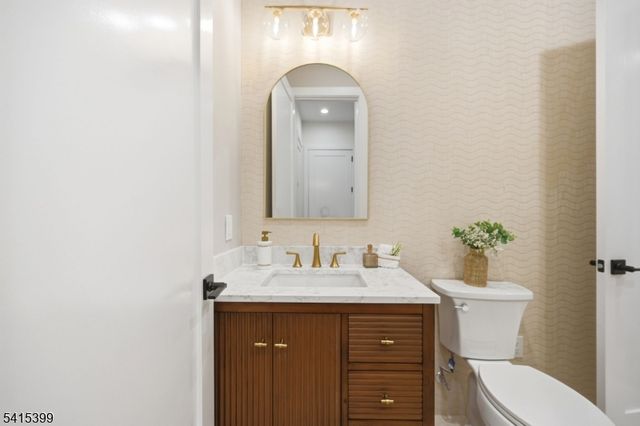 41 Orchard Rd, Florham Park Boro, NJ 07932