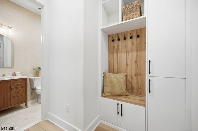 41 Orchard Rd, Florham Park Boro, NJ 07932