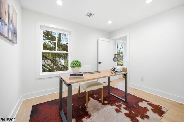 41 Orchard Rd, Florham Park Boro, NJ 07932