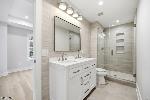 41 Orchard Rd, Florham Park Boro, NJ 07932