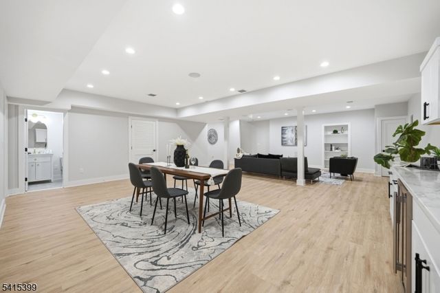 41 Orchard Rd, Florham Park Boro, NJ 07932