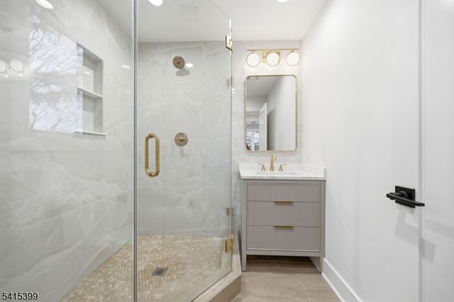 41 Orchard Rd, Florham Park Boro, NJ 07932