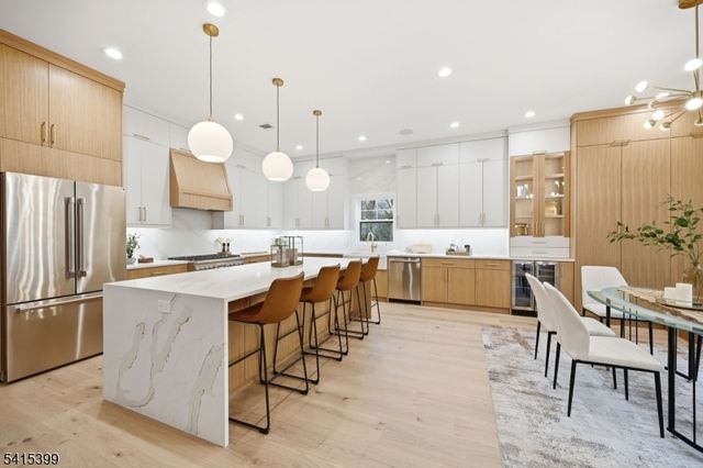 41 Orchard Rd, Florham Park Boro, NJ 07932