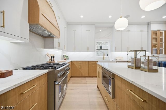 41 Orchard Rd, Florham Park Boro, NJ 07932