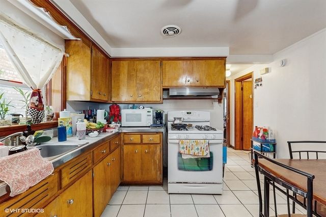 4614 N Central Avenue, Chicago, IL 60630