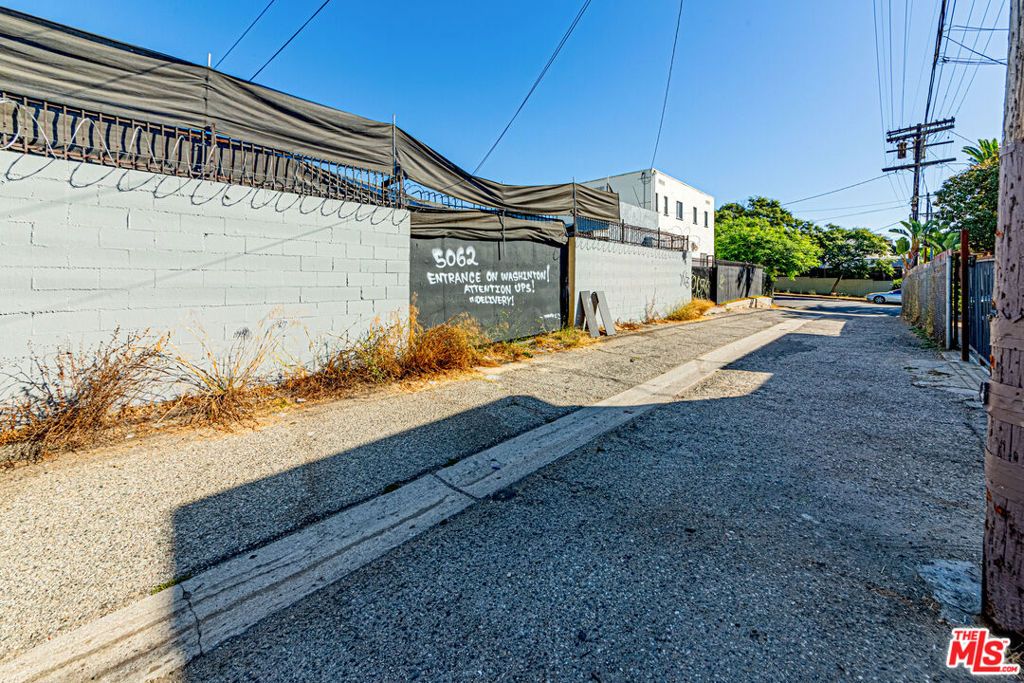 5062 W Washington Boulevard, Los Angeles, CA 90016 — photo 3