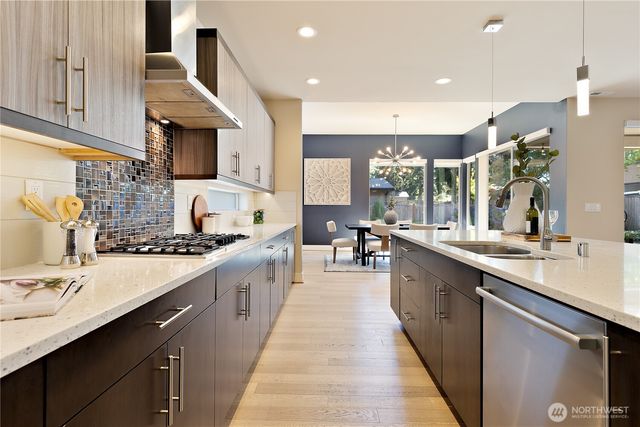 10034 Slater Avenue NE, Kirkland, WA 98033