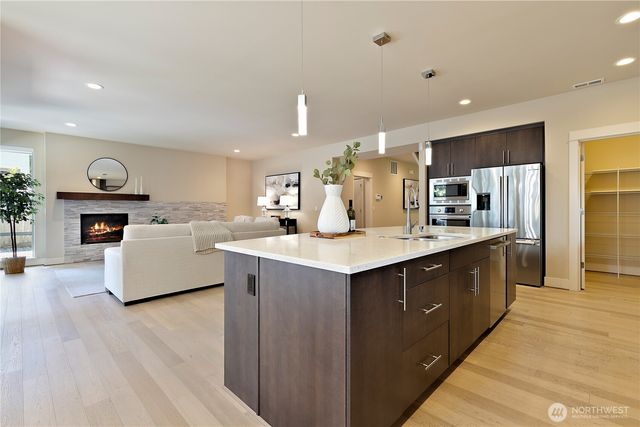 10034 Slater Avenue NE, Kirkland, WA 98033
