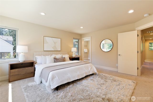10034 Slater Avenue NE, Kirkland, WA 98033