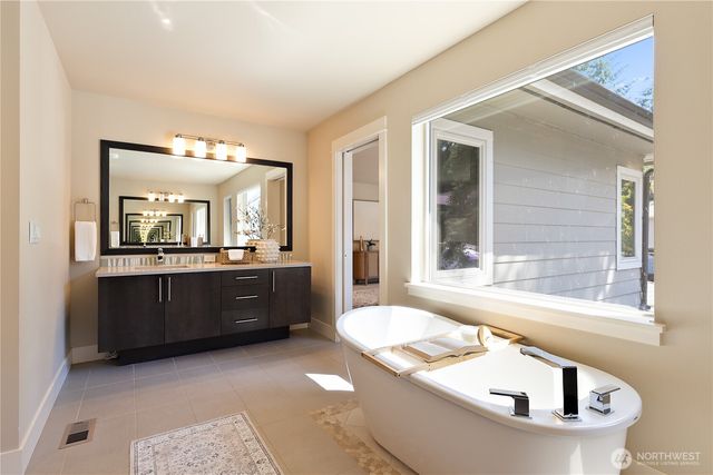10034 Slater Avenue NE, Kirkland, WA 98033
