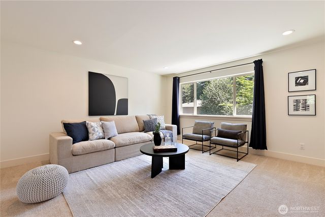 10034 Slater Avenue NE, Kirkland, WA 98033