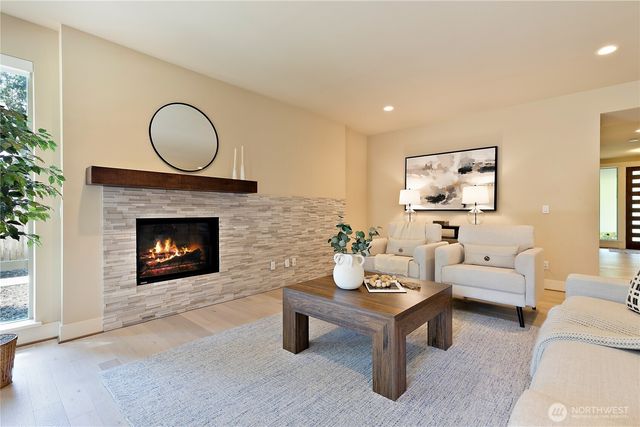 10034 Slater Avenue NE, Kirkland, WA 98033