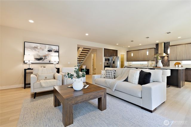 10034 Slater Avenue NE, Kirkland, WA 98033