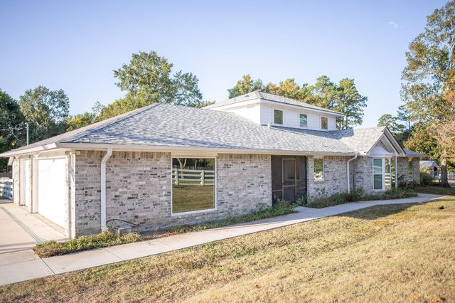 15966 Green Meadow Loop, Willis, TX 77318