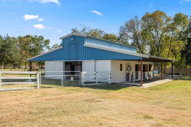 15966 Green Meadow Loop, Willis, TX 77318