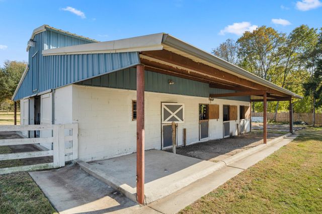 15966 Green Meadow Loop, Willis, TX 77318