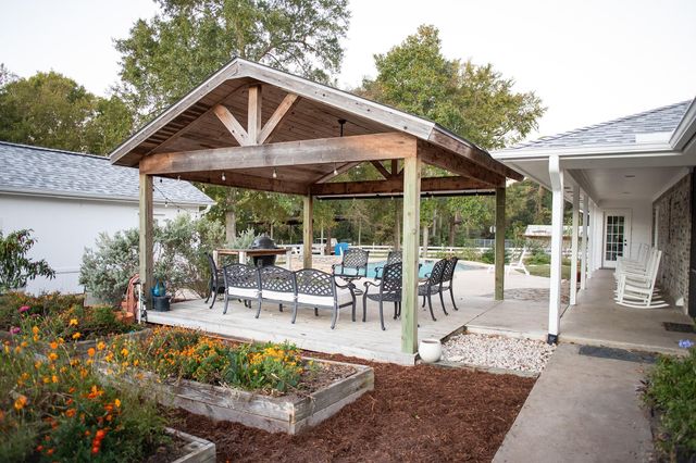 15966 Green Meadow Loop, Willis, TX 77318