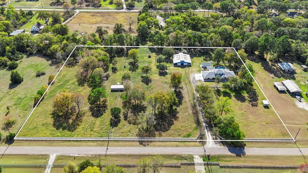 15966 Green Meadow Loop, Willis, TX 77318