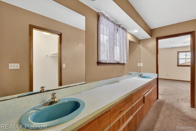 3965 Parsons Road, Howell, MI 48855