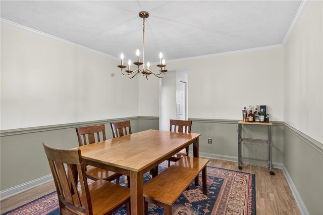 5885 Dalmatian Dr, Bethel Park, PA 15102