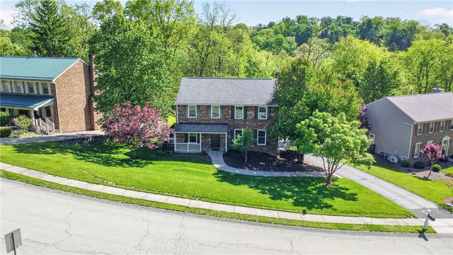 5885 Dalmatian Dr, Bethel Park, PA 15102