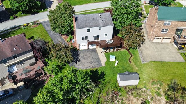 5885 Dalmatian Dr, Bethel Park, PA 15102