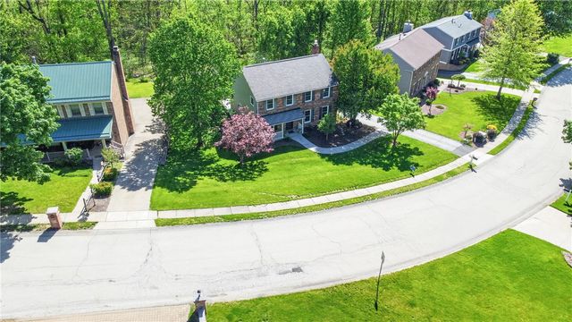 5885 Dalmatian Dr, Bethel Park, PA 15102