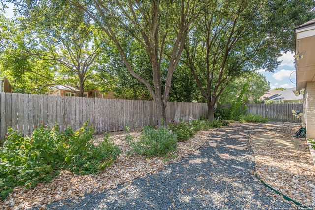 2613 Fairwood Dr, New Braunfels, TX 78132